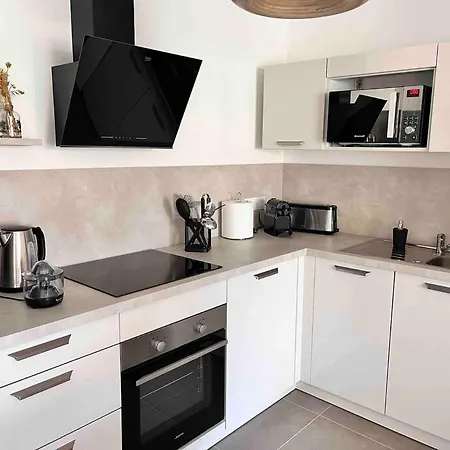 Un Havre De Paix Entre Et Montagne à Sant'ambroggio Appartement Lumio (Corsica)